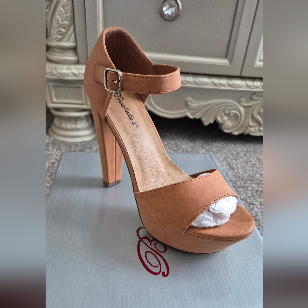 Breckelles Tan Platform Heels